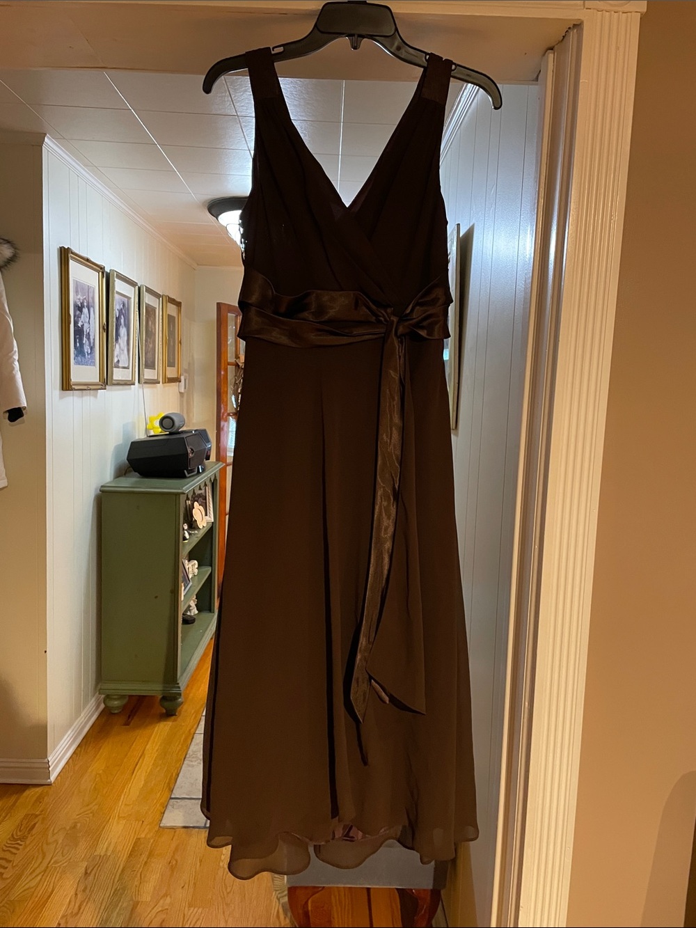 Jones Wear Chocolate Brown V-Neck Midi Dress with Satin Sash
